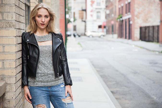 cut-out-wall-no-glasses